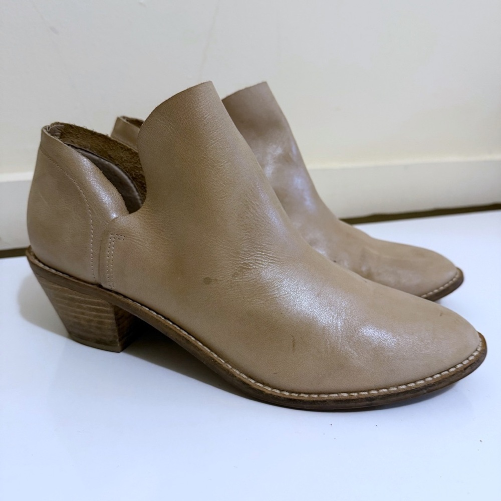 Kelsi Dagger Brooklyn Leather Booties size 9.5